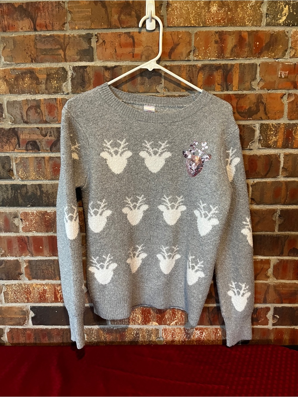 Holiday Time Women’s Gray Crewneck Reindeer Sweater Size:M Sequins